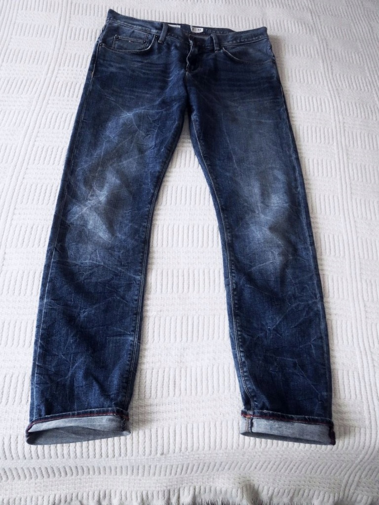 TOMMY HILFIGER- ŚWIETNE DEKATYZOWANE JEANSY-32/32