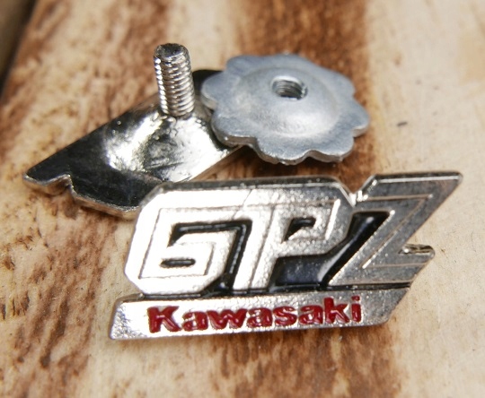 GPZ Kawasaki Znaczek Blacha Wpinka Pin