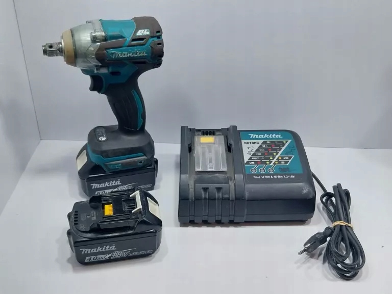 MAKITA DTW285 + 2X AKU BL1850B/1840B + ŁAD DC18RC