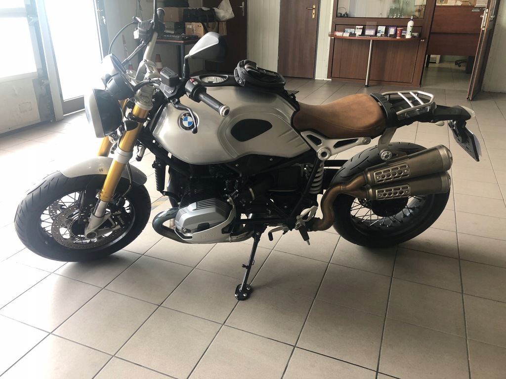 BMW R NINE T