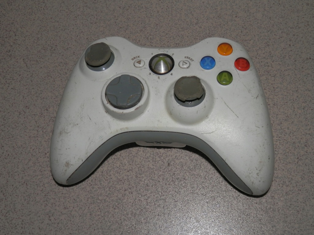 Xbox 360 Pad bezprzewodowy uszkodzony biały nietestowany