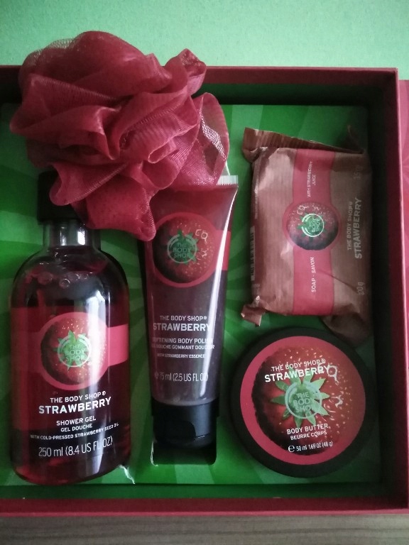 The Body Shop zestaw truskawkowy zel