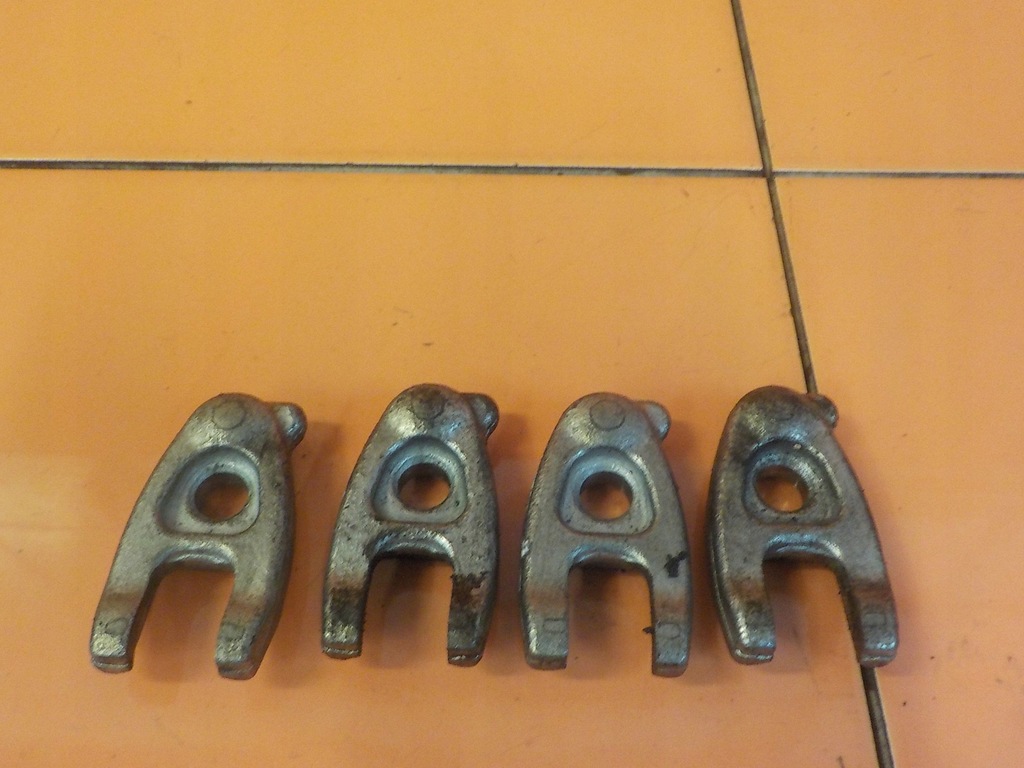 MERCEDES CITAN KANGOO 1.5 CDI 16r 75KM mocowanie stopka wtrysku