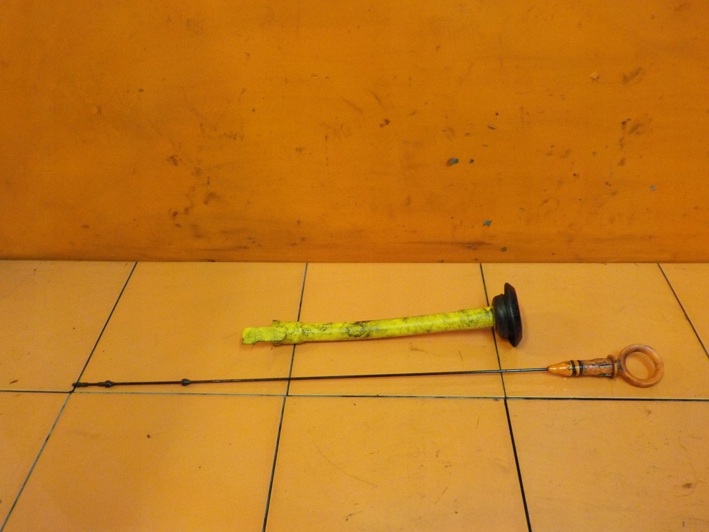 AUDI A4 B7 2.0 TDI 08r 140KM BPW miarka oleju bagnet 038103663B