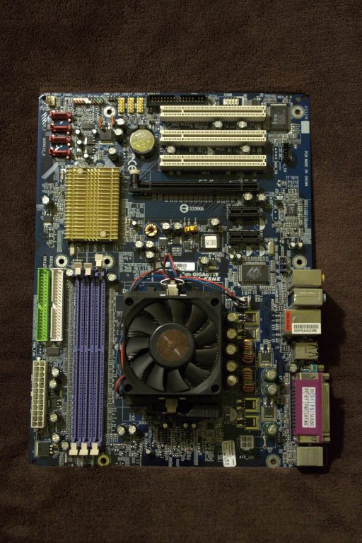 Płyta GA-K8NE z procesorem AMD Sempron 64 2800+