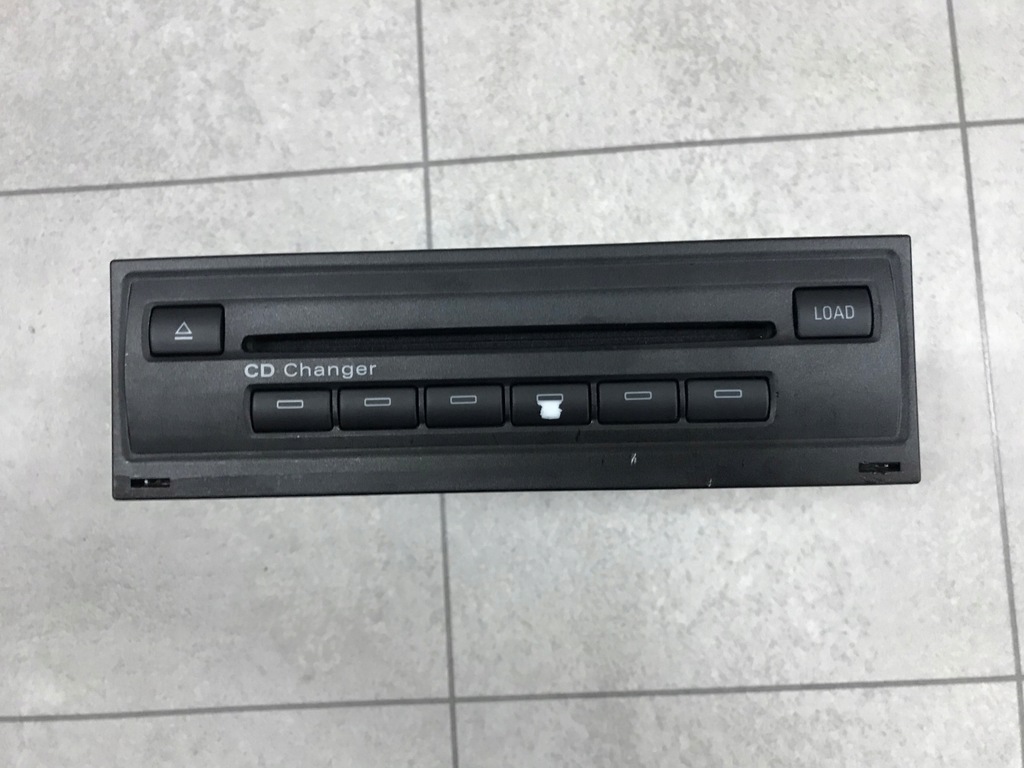 AUDI A6 C6 ZMIENIARKA CD CHANGER SPRAWNA 8893922205 oficjalne