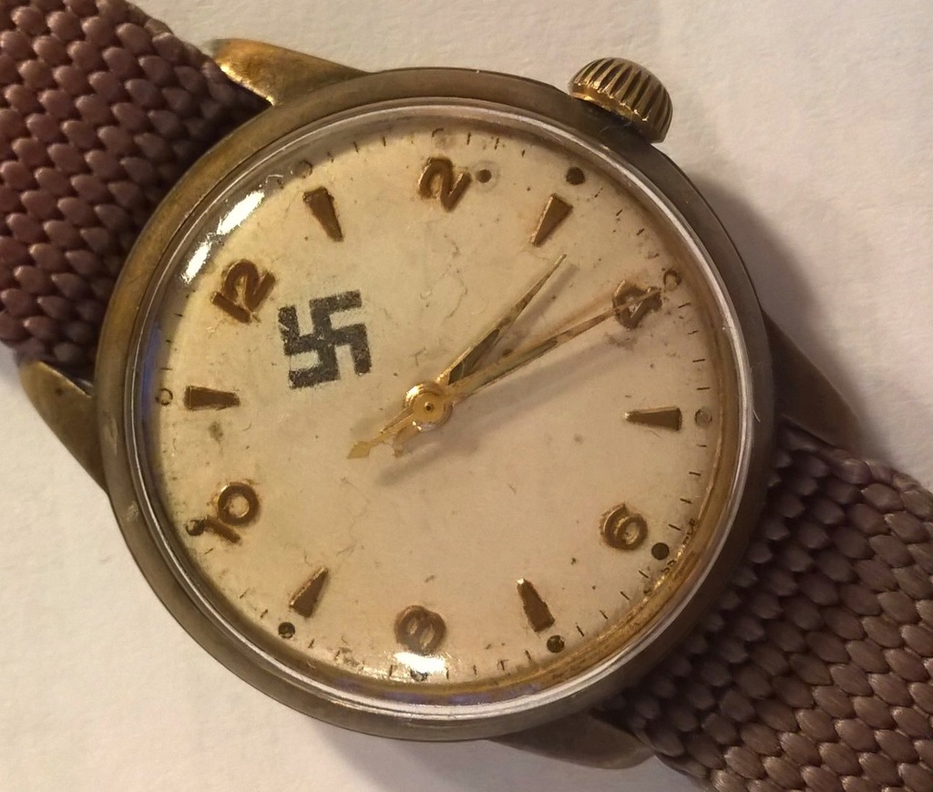 Zegarek dla Wehrmacht, Waffen SS. Na chodzie.