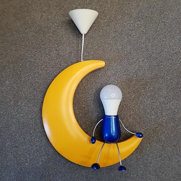 Lampa sufitowa dziecięca – Podróż na Księżyc