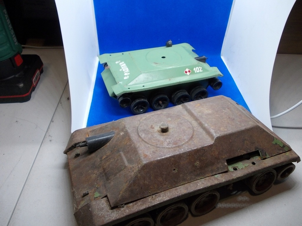 Metalowe czołgi Rudy 102 2 sztuki PRL