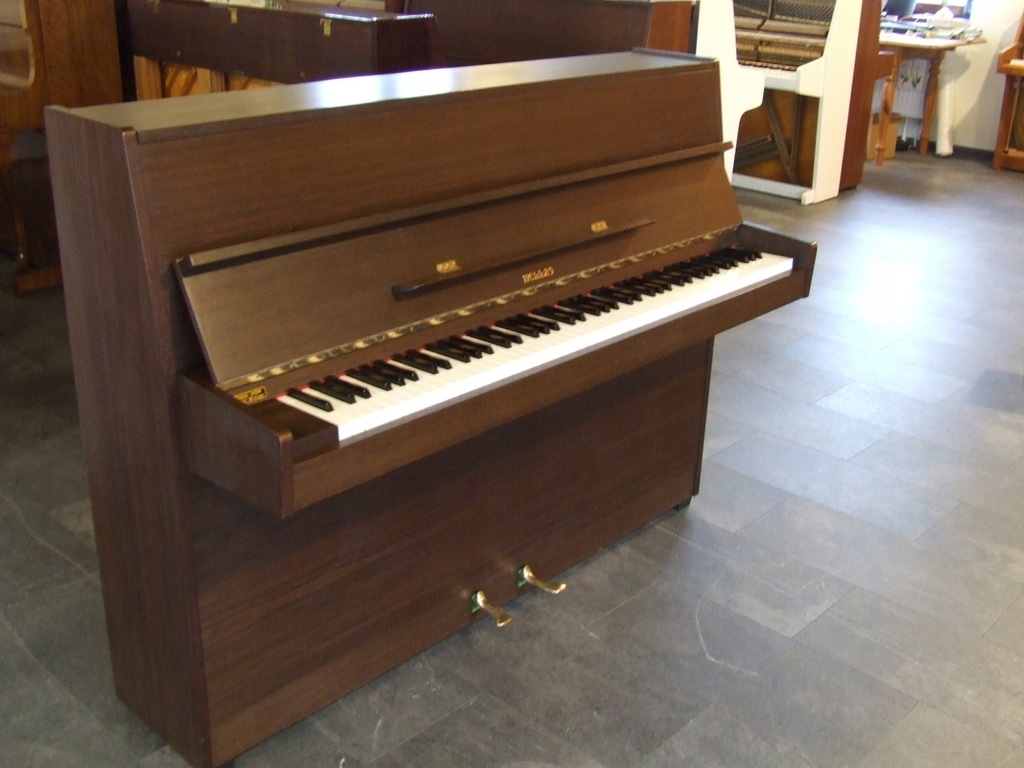 Pianino Hellas z 1983 r. made in Finland