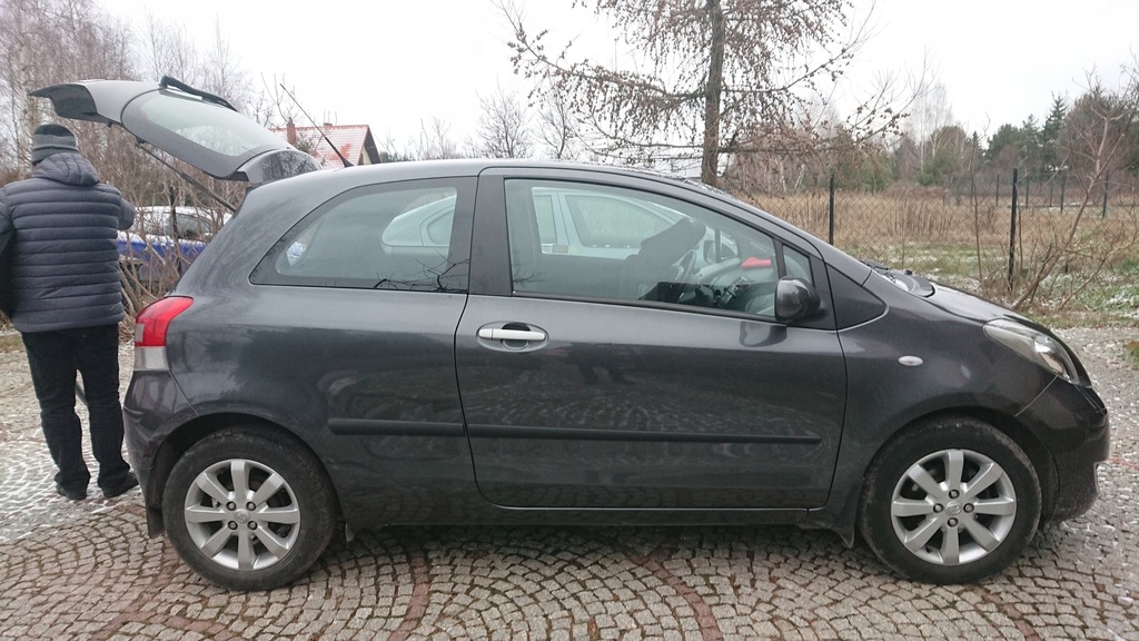 Toyota Yaris 1.33 101KM 109k km 1 WŁAŚ Salon