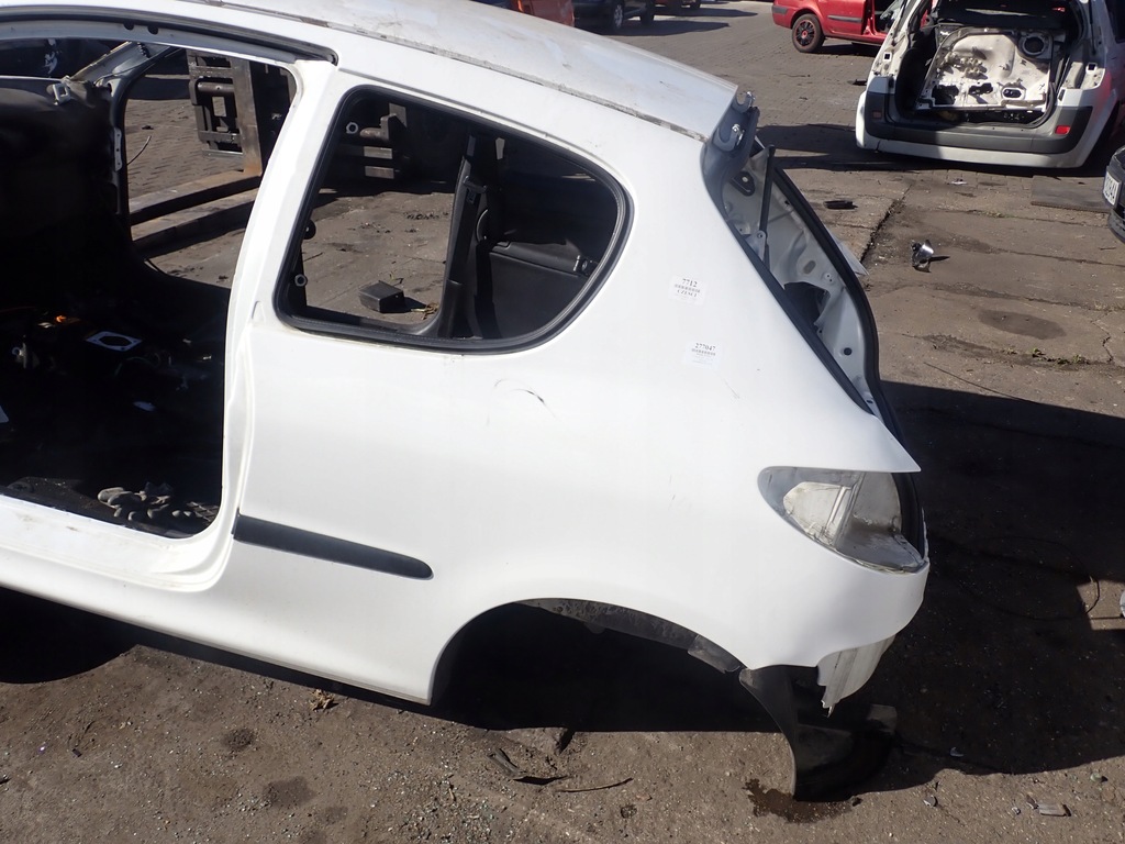 PEUGEOT 206 3D HB ĆWIARTKA BŁOTNIK TYŁ LEWY EWPB