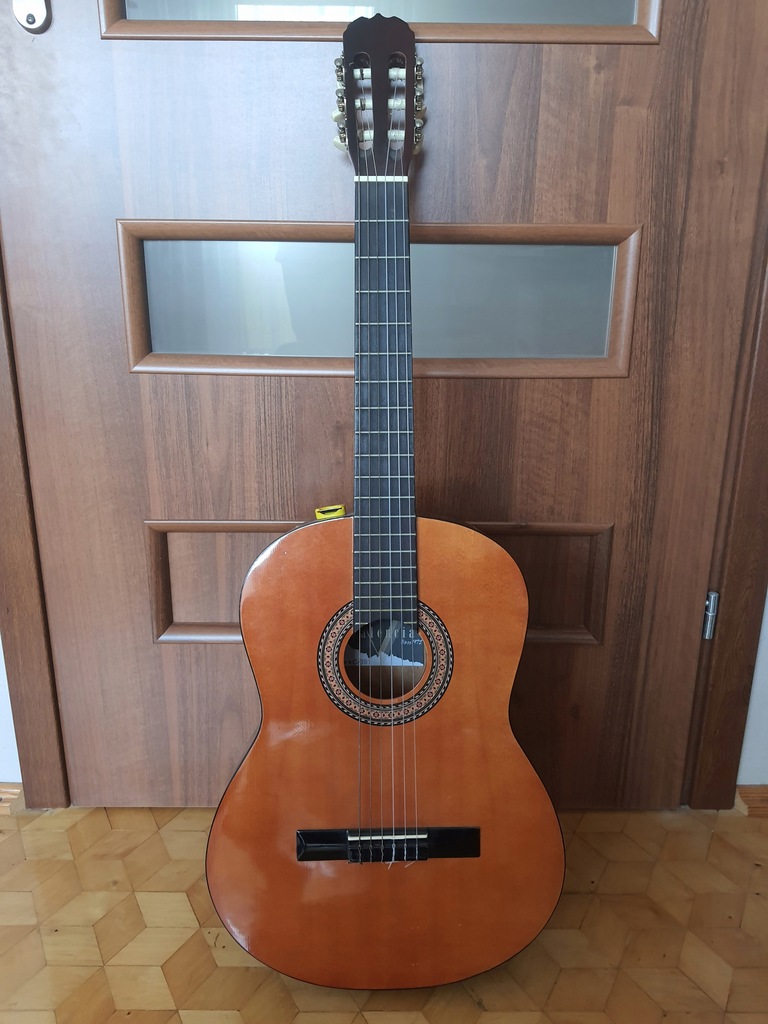 GITARA KLASYCZNA VALENCIA + GRATIS