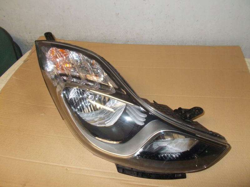 Hyundai Ix20 przednia prawa lampa