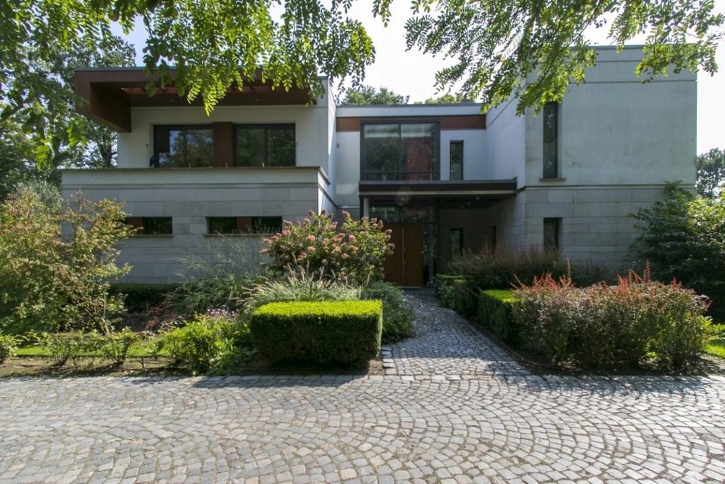Dom, Strzykuły, Ożarów Mazowiecki (gm.), 460 m²