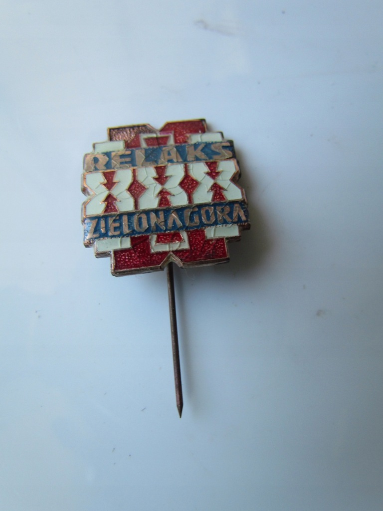 Przypinka Relaks Zielona Góra logo Kultowe buty