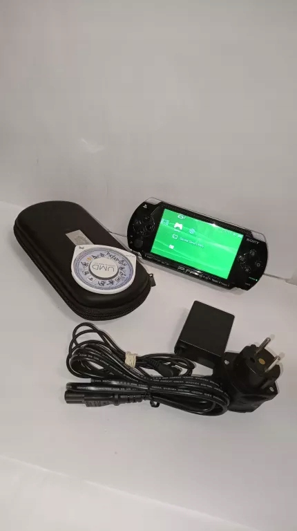 KONSOLA PSP-1004 + GRA/ETUI/ŁAD