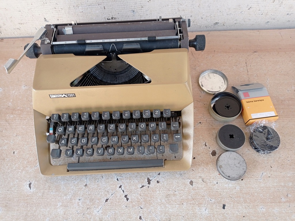 MASZYNA DO PISANIA ŁUCZNIK 1301 Z DODATKAMI - 1978 ROK - NR 0057362