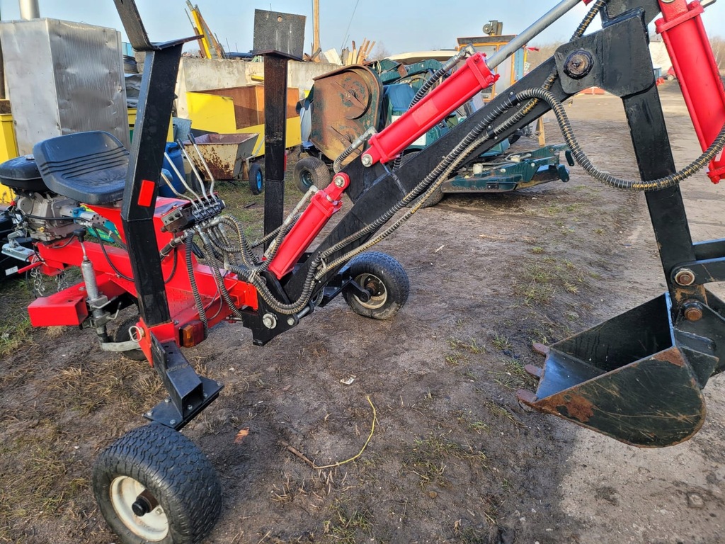 Minikoparka spalinowa używana hydrauliczna kołowa