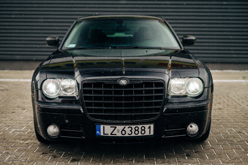 Chrysler 300C 5.7 HEMI sedan - 8928572200 - oficjalne