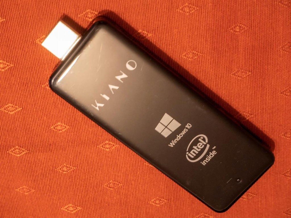 Kiano HDMI Stick 2GB/ 32GB, Windows 10, WiFi.