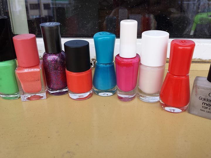 14 lakierów do paznokci - różne kolory :)