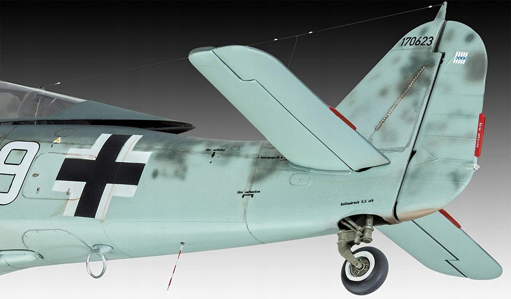 Купить REVELL 03926 FOCKE WULF FW190A-8, A-8/R11 NIGHTFIG: отзывы, фото, характеристики в интерне-магазине Aredi.ru