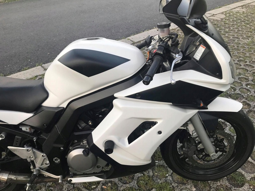 Suzuki SV 650 czarny mat biała perła motor 8267704303