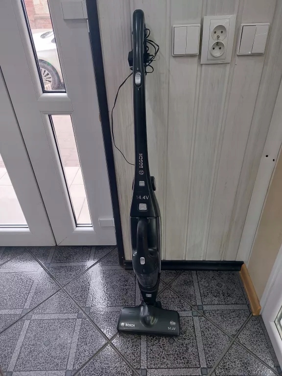 ODKURZACZ PIONOWY BOSCH BCHF216B - 13161033342 - oficjalne archiwum Allegro