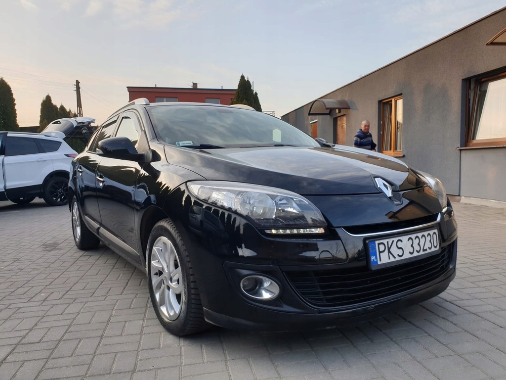 Купить RENAULT MEGANE III Grandtour 1.5 dCi 110 л.с.: отзывы, фото, характеристики в интерне-магазине Aredi.ru