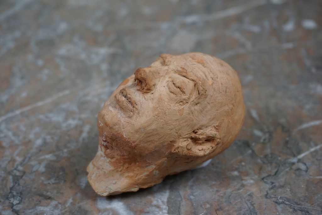 Mała rzeźba głowa ceramiczna przycisk do papieru ceramika popiersie figurka