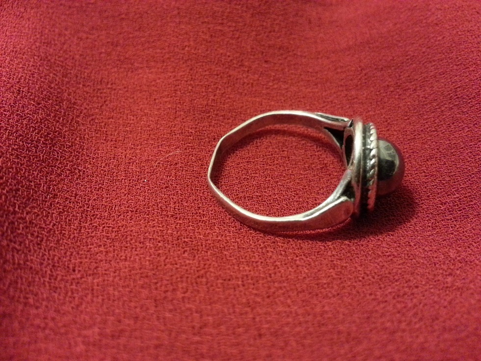 srebrny pierścionek z krzemem