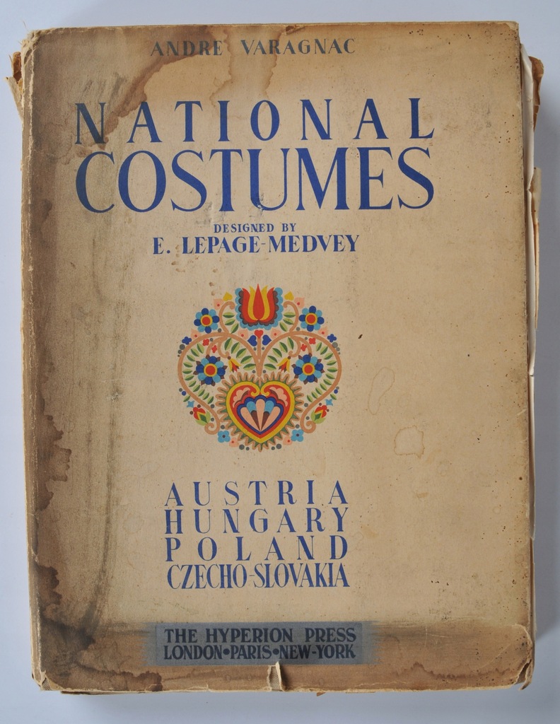 ANDRE VARAGNAC NATIONAL COSTUMES 1939 r.