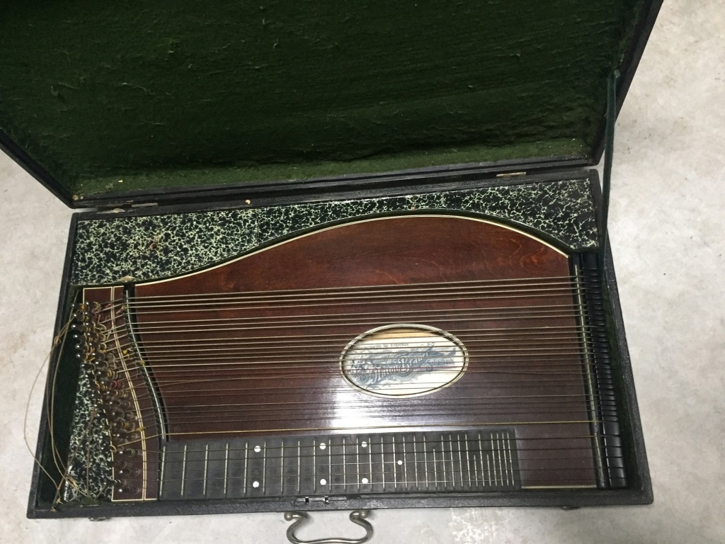 Zabytkowy walizkowy instrument strunowy 2130316553 oficjalne