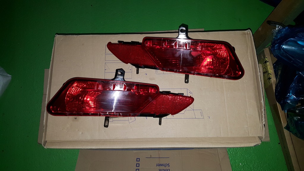 LAMPA PRZECIWMGIELNA TYŁ TYLNA VOLVO XC60 FL LIFT