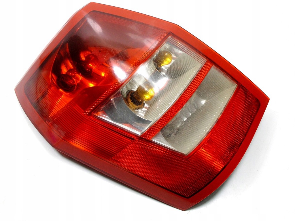 CHRYSLER 300C 06r LAMPA LEWA TYŁ TYLNA KOMBI 7977721683