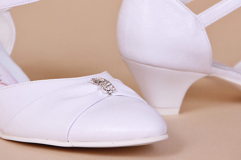 Buty ślubne białe na niskim obcasie 3,5 KRAKÓW 40 - 7141543759