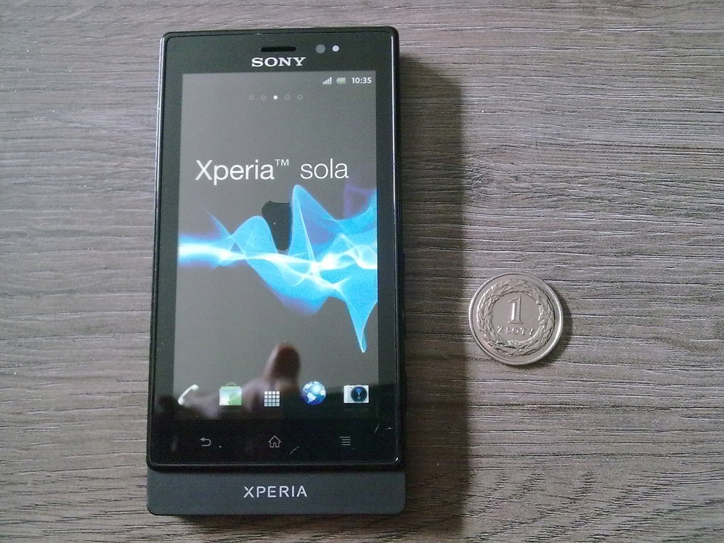 Atrapa telefon SONY Xperia sola z archiwum