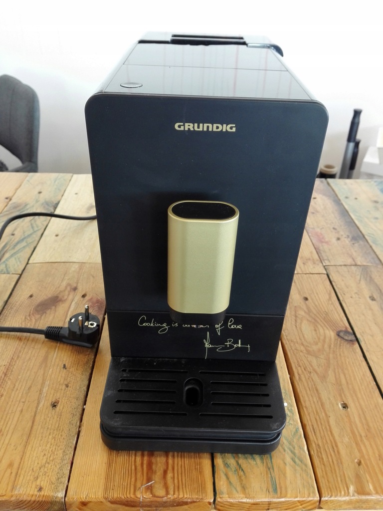 Ciśnieniowy ekspres do kawy GRUNDIG na częściod1zł