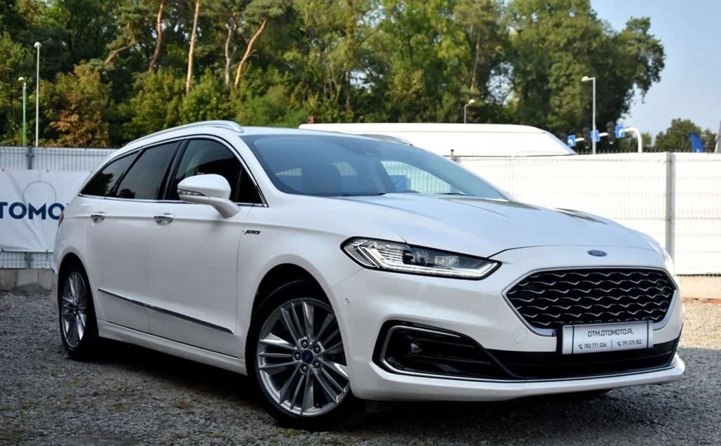 Ford Mondeo Hybryda Vignale FUL LED skora Blis...
