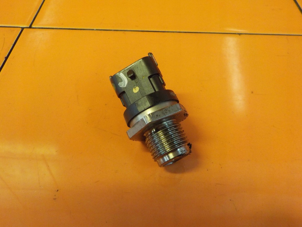 MEGANE III SCENIC 1.6 DCI 15r 131KM czujnik cisnienia paliwa 0281006192