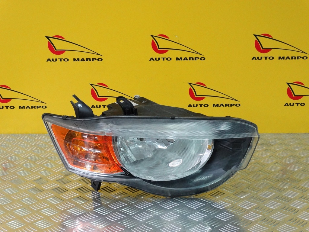 MITSUBISHI COLT 2008 REFLEKTOR LAMPA PRAWA PRZÓD