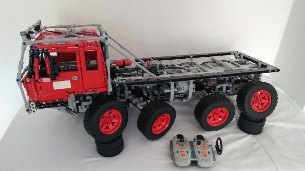 lego technic tatra 8x8