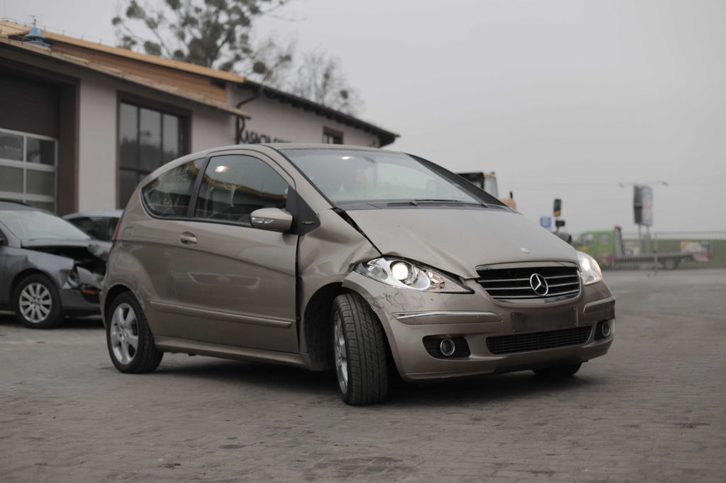 MERCEDES KLASA A150 1.5 AVANGARDE LUSTERKO PRAWE