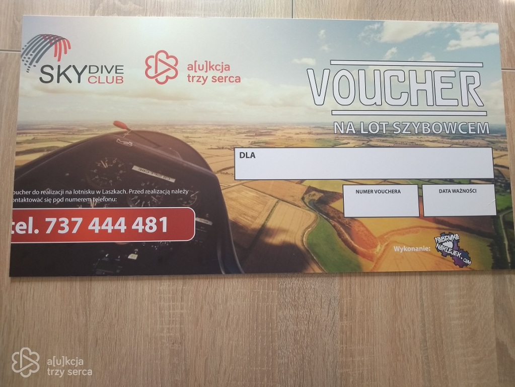 Voucher na lot szybowcem przekazany przez SkyDive