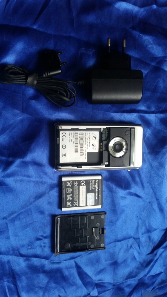 Купить Sony Ericsson P1i с зарядным устройством: отзывы, фото, характеристики в интерне-магазине Aredi.ru