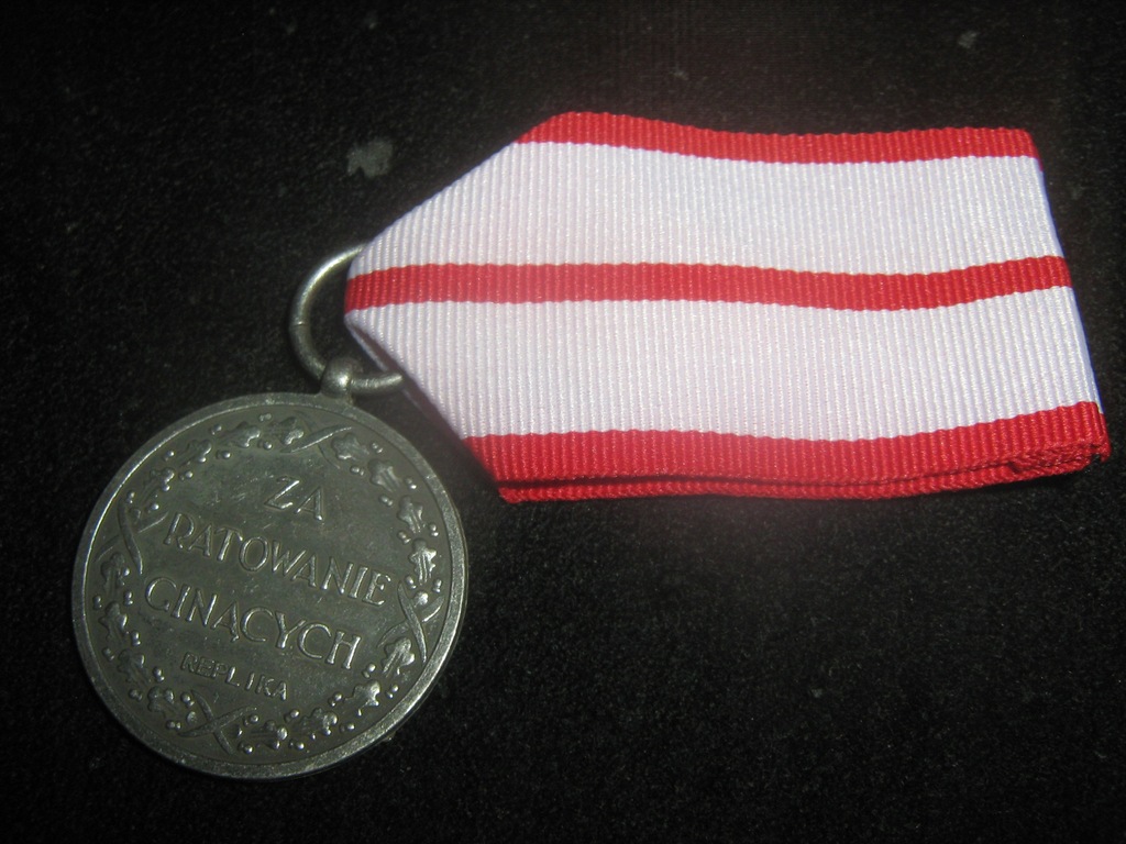 MEDAL ZA RATOWANIE GINĄCYCH