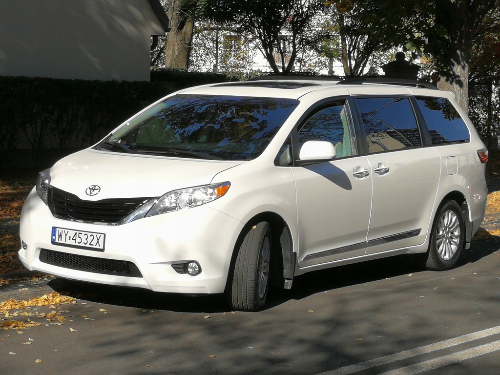 7 Osobowy Samochód Reklama 2017 Break