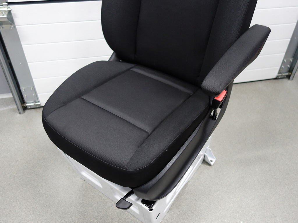 fotel pasażera dywan wykładzina mercedes sprinter 907