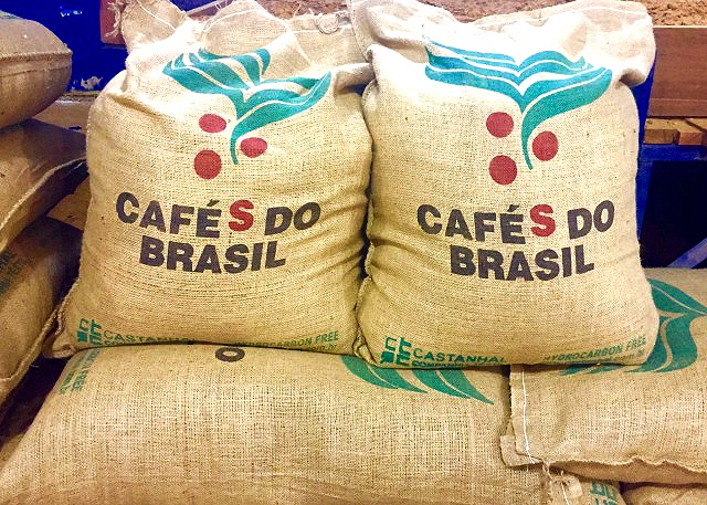 Купить Бразилия свежеобжаренная Cafe do Brasil Santos 1кг: отзывы, фото, характеристики в интерне-магазине Aredi.ru